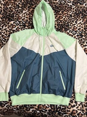 Nike Mint Green and White Hooded Windbreaker M men and woman